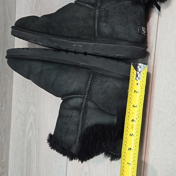 Ugg Australia Women Ankle Bow Leather Sheepskin Boots shoes sz 9 - Picture 9 of 15